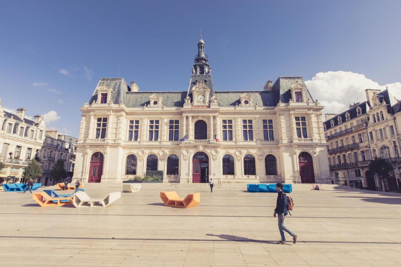 La Maison De La Liberte Studio Jules Verne Poitiers Exteriör bild